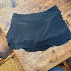 Lululemon Black Play Off the Pleats Tennis skirt